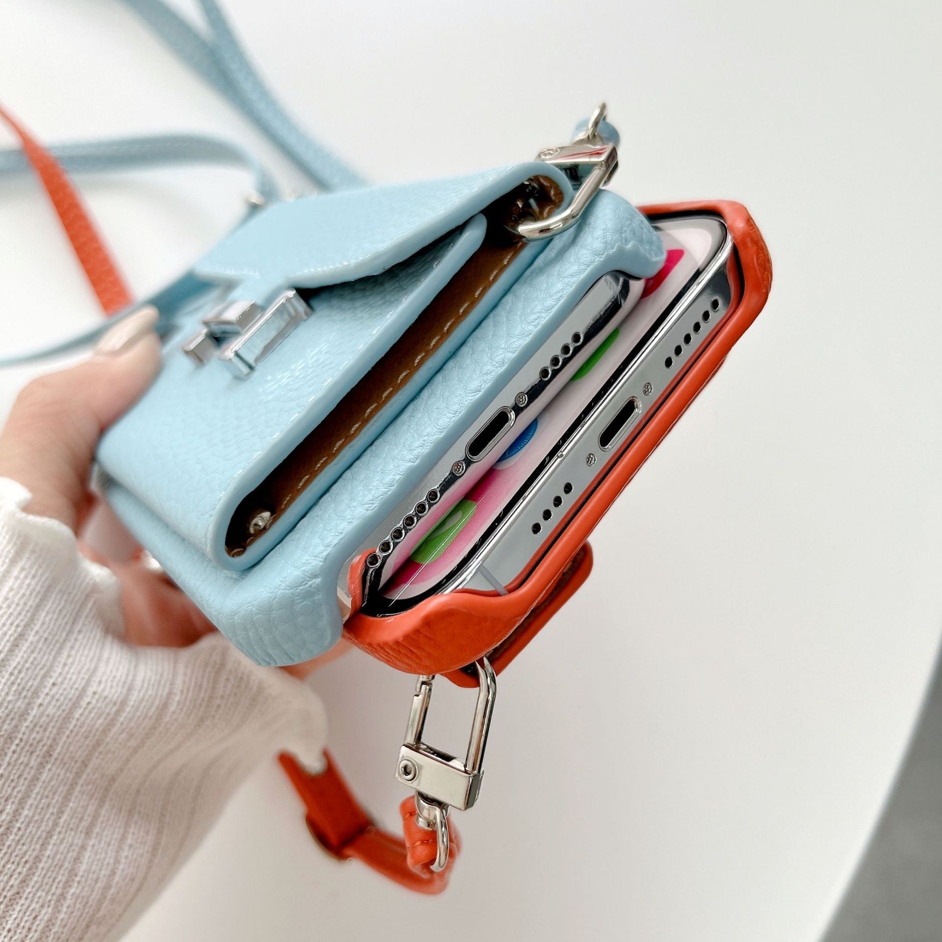 H Card Holder Leather Chain iPhone 16 Case