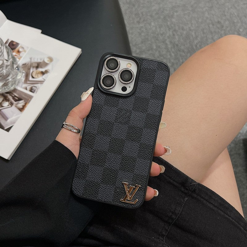 Lou Classic Leather iPhone 17 Case