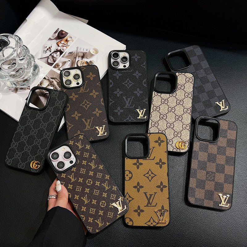 Lou Classic Leather iPhone 17 Case