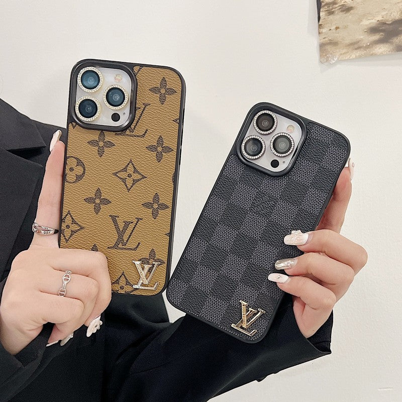 Lou Classic Leather iPhone 17 Case