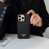 Pra Black & White Card Bag iPhone 16 Case