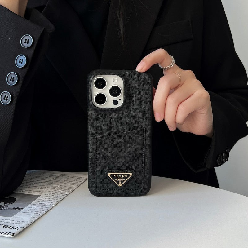 Pra Black & White Card Bag iPhone 16 Case